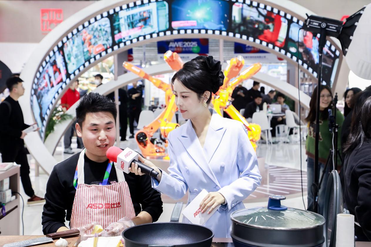“邪修”出圈，装备升级：AWE2026厨房小家电定义厨房消费新范式