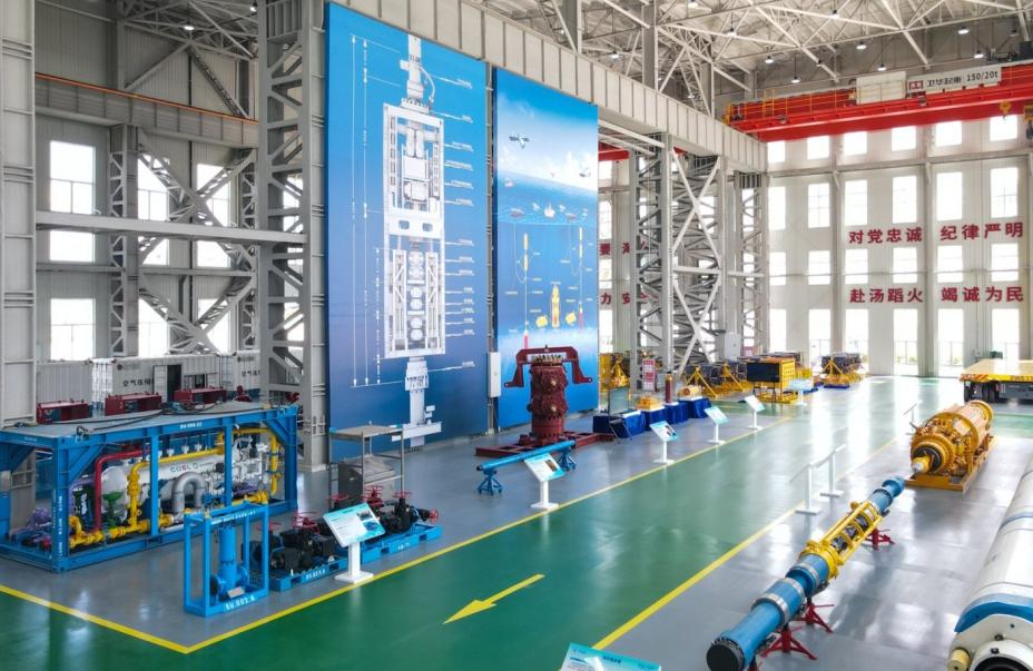 我国首个国家级深水油气应急救援基地在海南启用