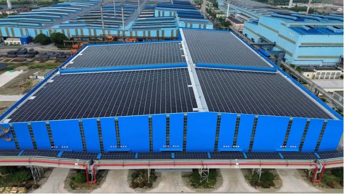 为钢厂戴上“蓝帽子” 建筑光伏助力钢铁行业低碳转型